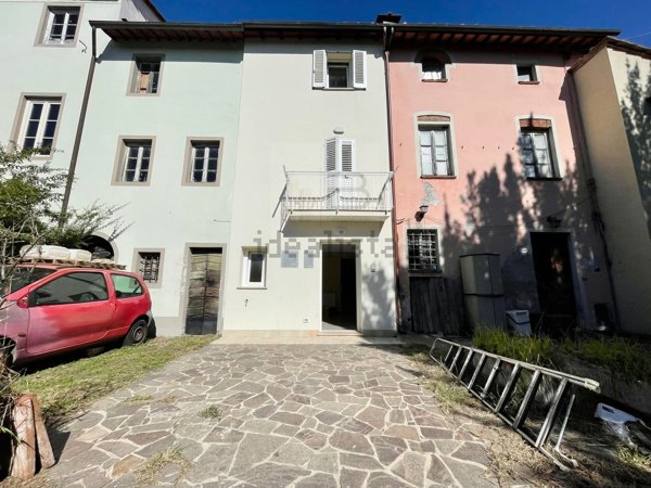 casa indipendente in vendita a Lucca in zona Zona San Concordio
