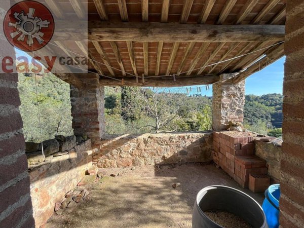 casa indipendente in vendita a Lucca in zona Monte San Quirico