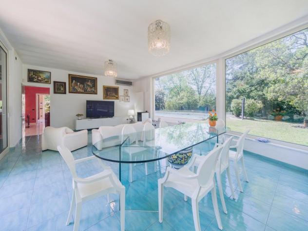 casa indipendente in vendita a Lucca in zona Farneta