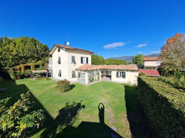 casa indipendente in vendita a Lucca in zona San Pietro a Vico
