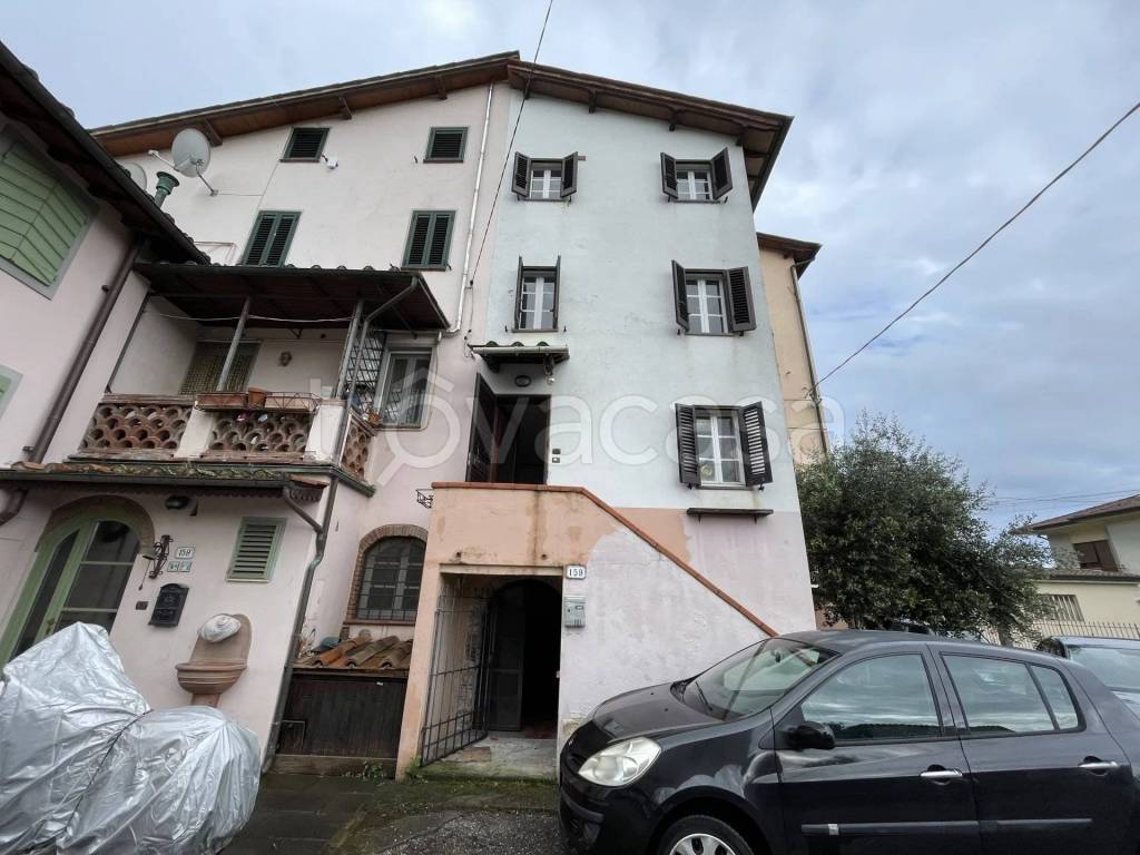 casa indipendente in vendita a Lucca in zona Sant'Angelo in Campo