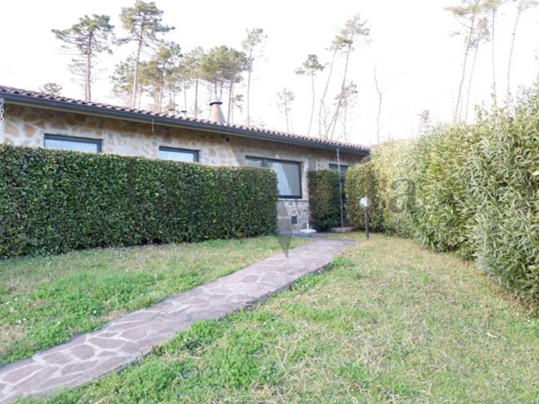 casa indipendente in vendita a Lucca in zona Maggiano