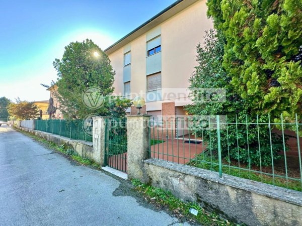 appartamento in vendita a Lucca in zona Centro Città