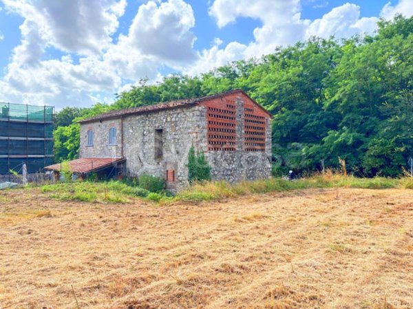 casa indipendente in vendita a Lucca in zona Maggiano