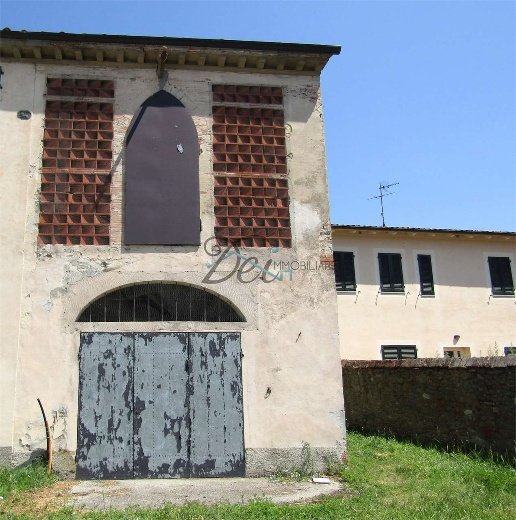 casa indipendente in vendita a Lucca in zona San Pietro a Vico