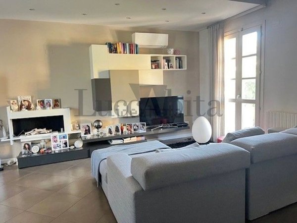 casa indipendente in vendita a Lucca in zona zona Antraccoli