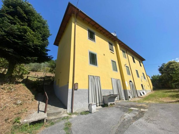 casa indipendente in vendita a Lucca in zona Ponte a Moriano
