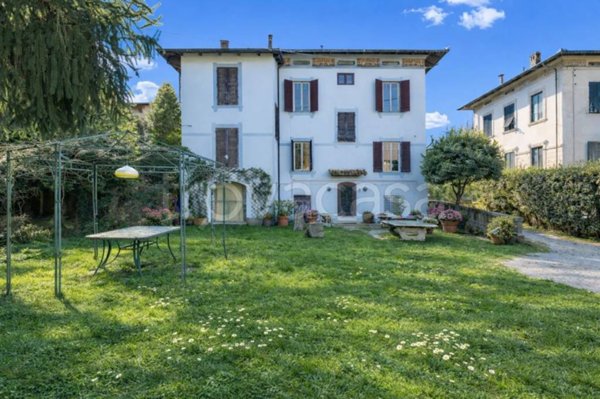 casa indipendente in vendita a Lucca in zona Ponte a Moriano
