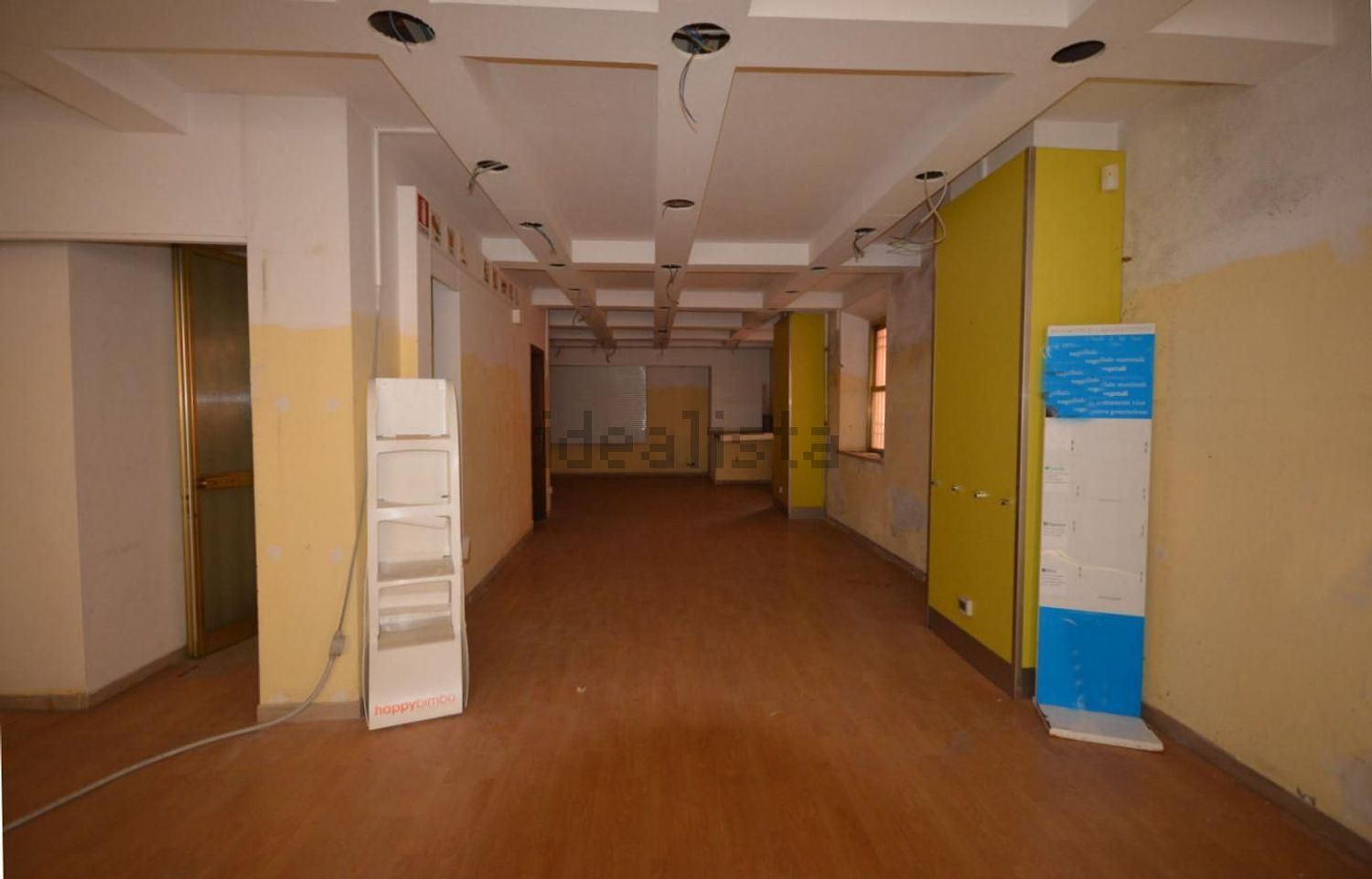 locale commerciale in vendita a Lucca