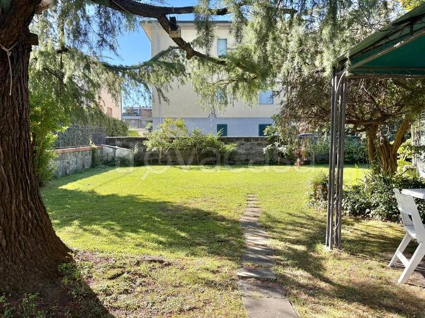 casa indipendente in vendita a Lucca in zona Zona San Concordio