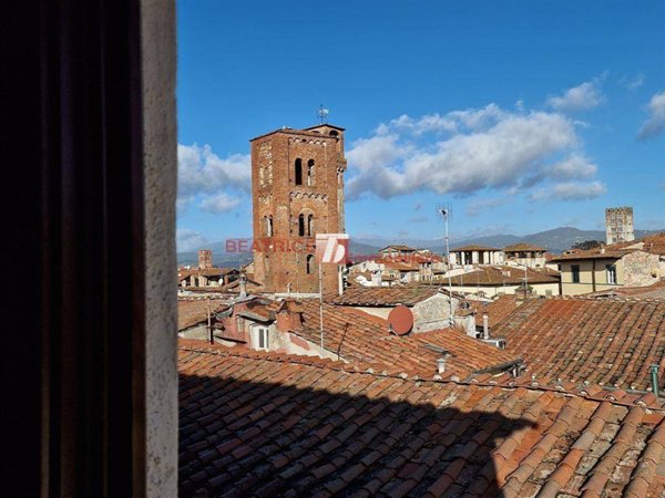 appartamento in vendita a Lucca in zona Centro Città