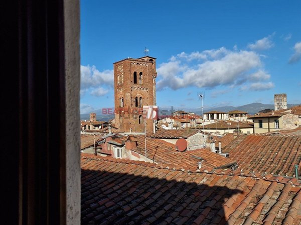 appartamento in vendita a Lucca in zona Centro Città