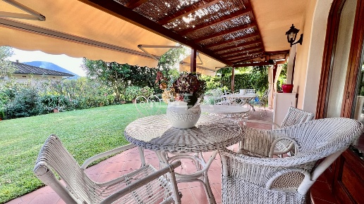 casa indipendente in vendita a Lucca in zona Ponte San Pietro