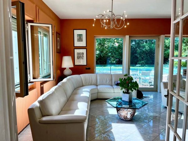 casa indipendente in vendita a Lucca in zona Chiatri