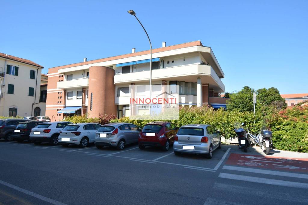 ufficio in vendita a Lucca in zona Zona San Concordio
