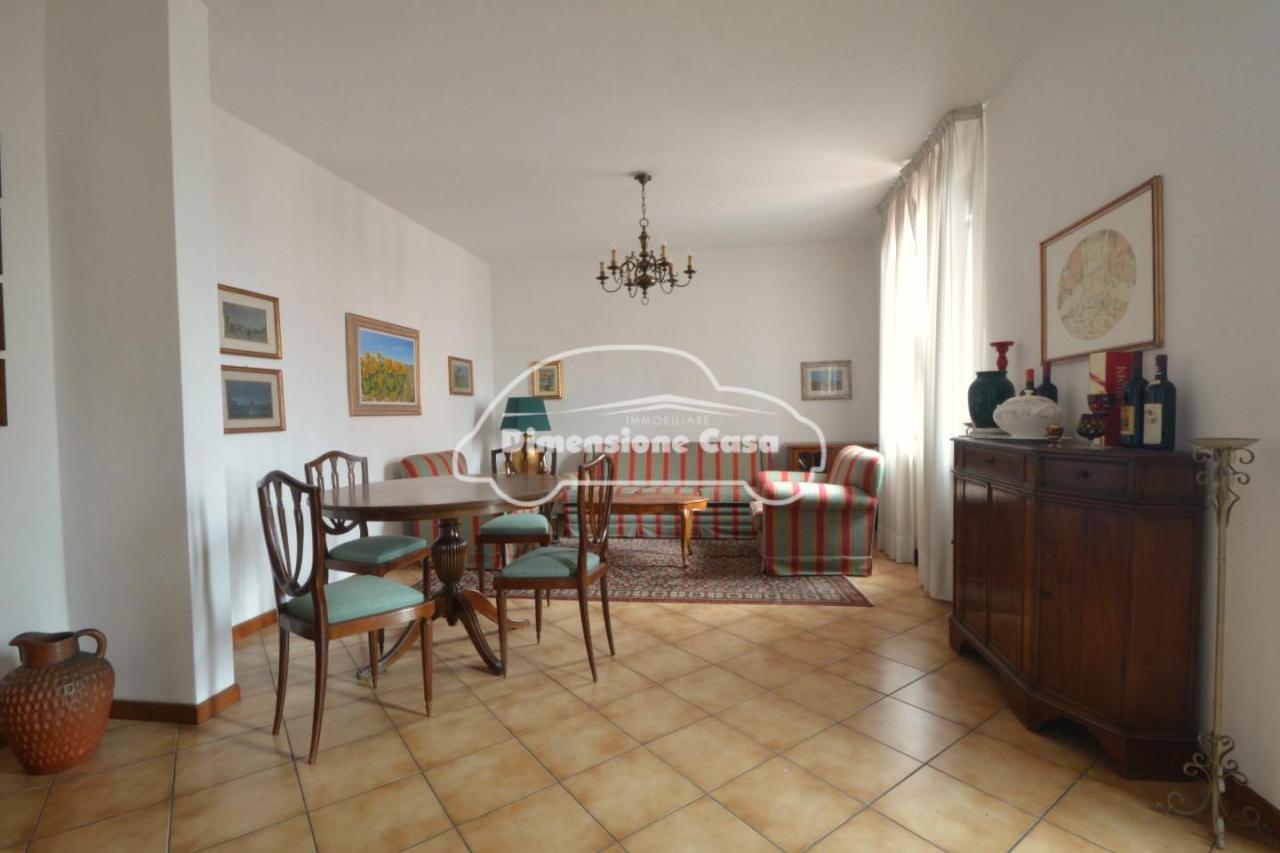 appartamento in vendita a Lucca in zona Centro Città