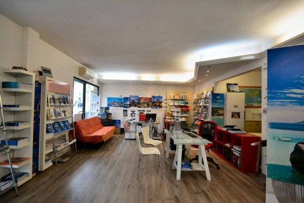 locale commerciale in vendita a Lucca in zona Sant'Anna