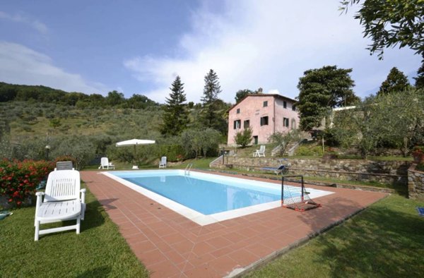 casa indipendente in vendita a Lucca in zona Ponte a Moriano