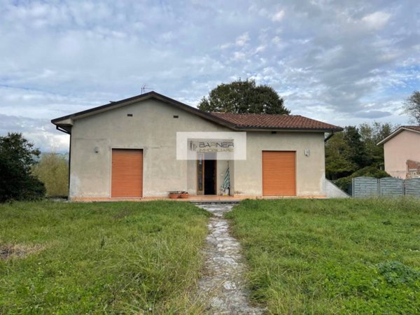 casa indipendente in vendita a Lucca in zona Ponte San Pietro