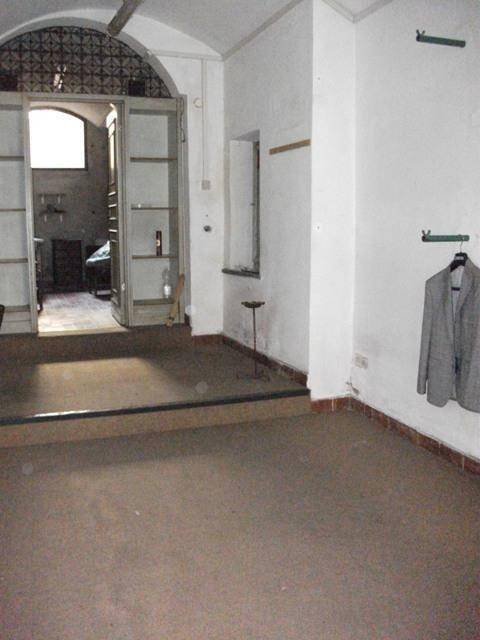 negozio in vendita a Lucca in zona Centro Città