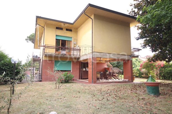 casa indipendente in vendita a Lucca in zona Monte San Quirico