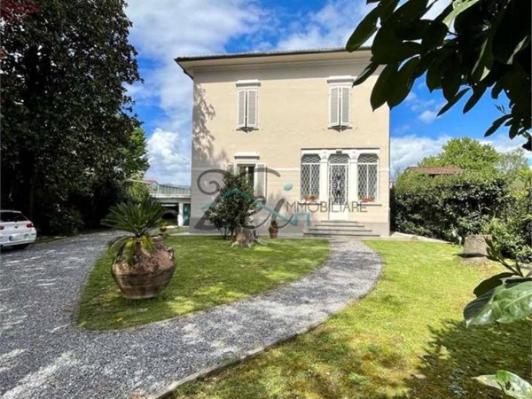 casa indipendente in vendita a Lucca in zona zona San Marco