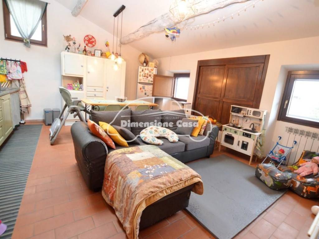 appartamento in vendita a Lucca in zona Picciorana