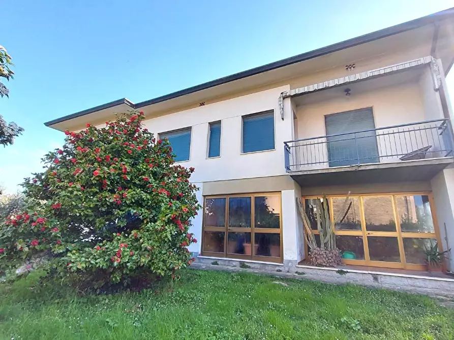casa indipendente in vendita a Lucca in zona Centro Città