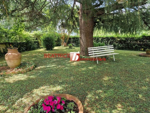 casa indipendente in vendita a Lucca in zona Balbano
