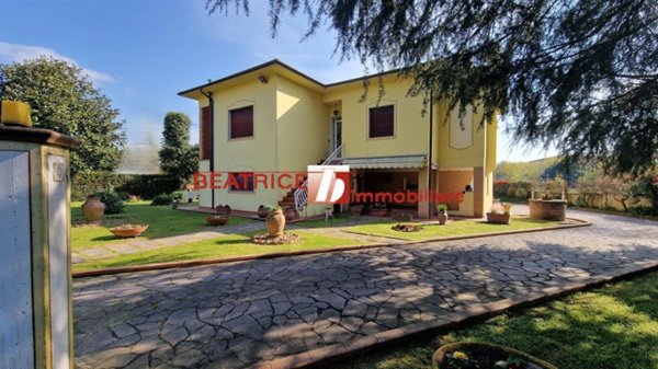 casa indipendente in vendita a Lucca in zona Maggiano