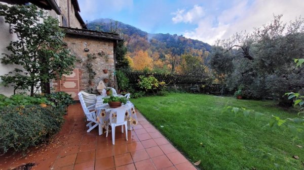 casale in vendita a Lucca in zona Maggiano