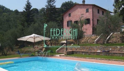 casale in vendita a Lucca in zona Centro Città