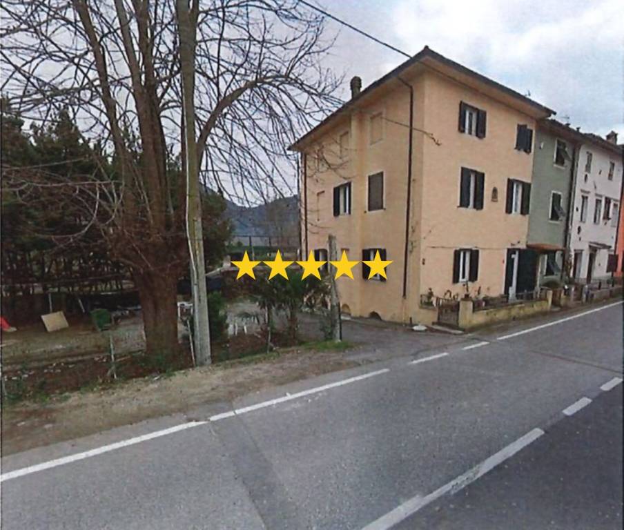 appartamento in vendita a Lucca in zona Montuolo