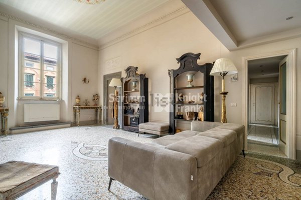 appartamento in vendita a Lucca in zona Centro Città