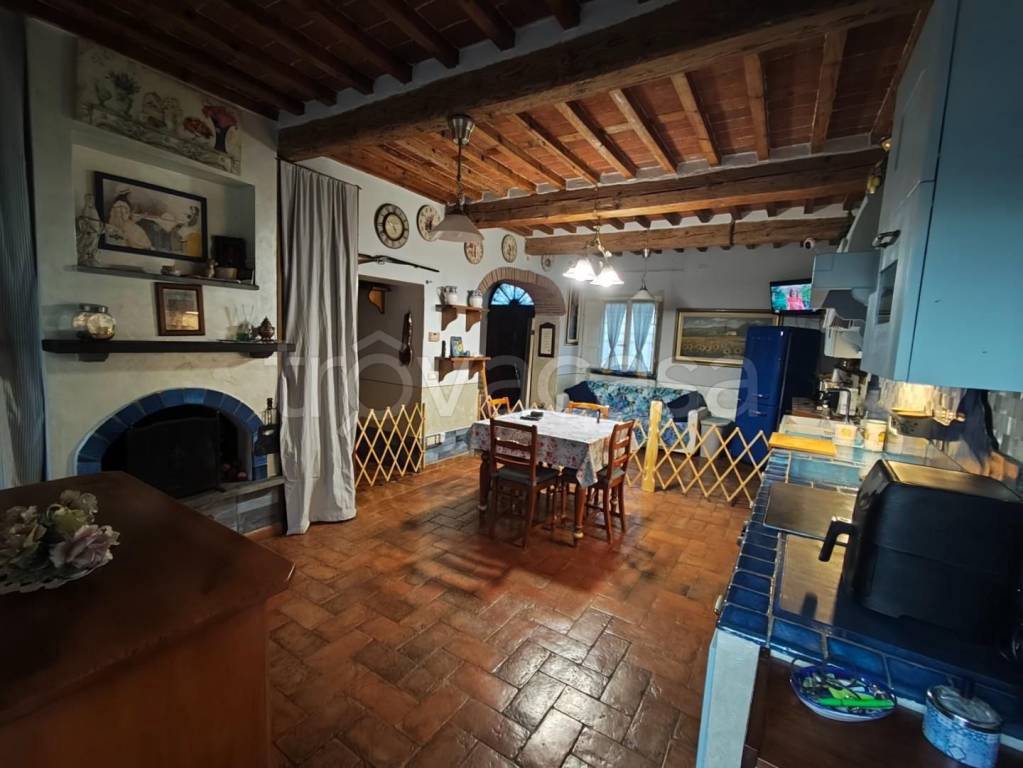 casa indipendente in vendita a Lucca in zona zona Mugnano