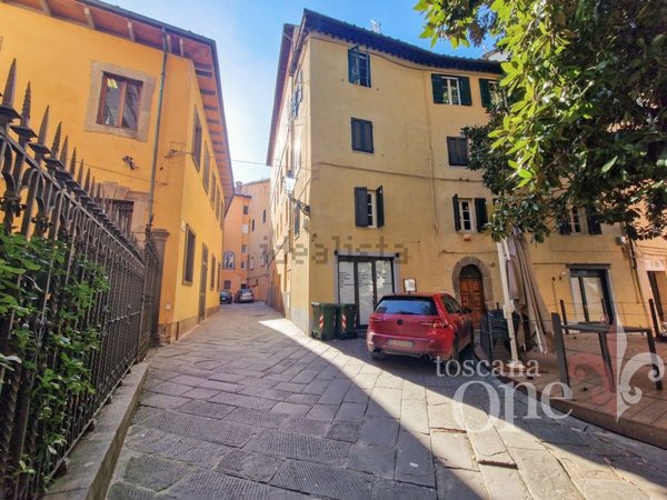 appartamento in vendita a Lucca in zona Centro Città