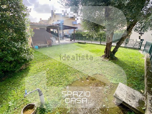 casa indipendente in vendita a Lucca in zona Centro Città