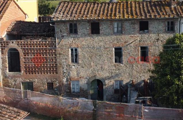 casa indipendente in vendita a Lucca in zona San Pietro a Vico