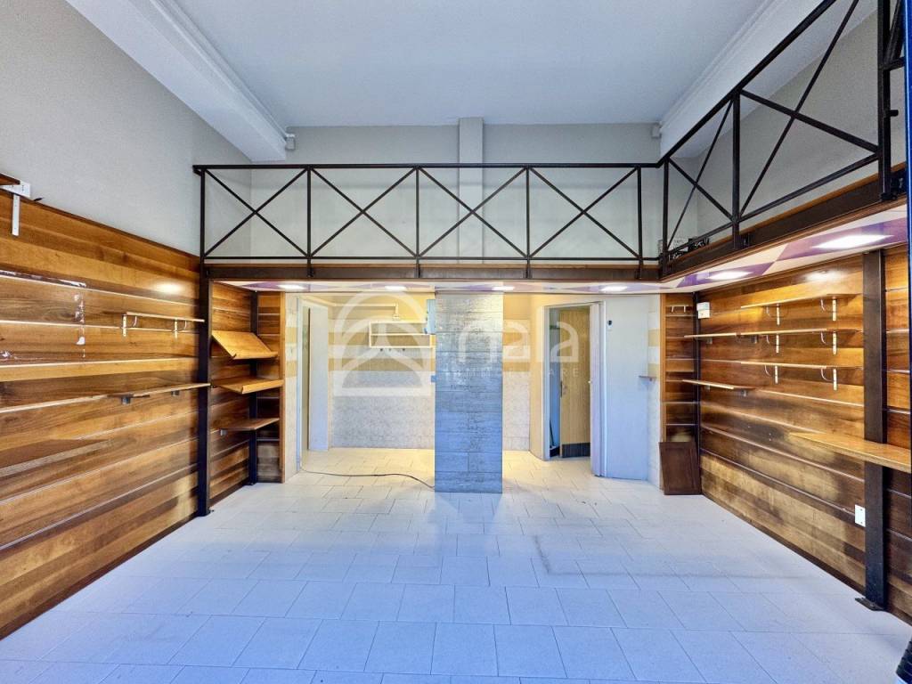 negozio in vendita a Lucca in zona zona San Marco