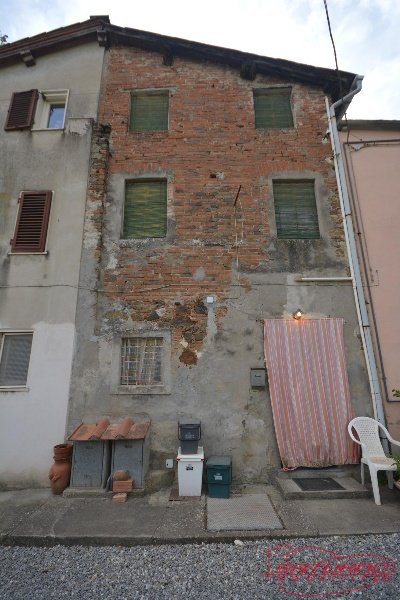 casa indipendente in vendita a Lucca in zona Sant'Alessio