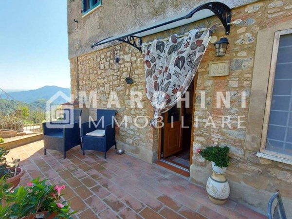 casa indipendente in vendita a Lucca in zona Monte San Quirico