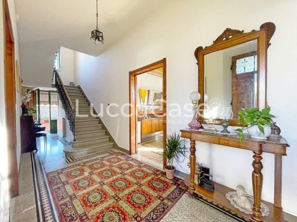 negozio in vendita a Lucca in zona Centro Città