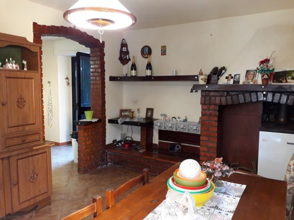 casa indipendente in vendita a Lucca in zona Chiatri