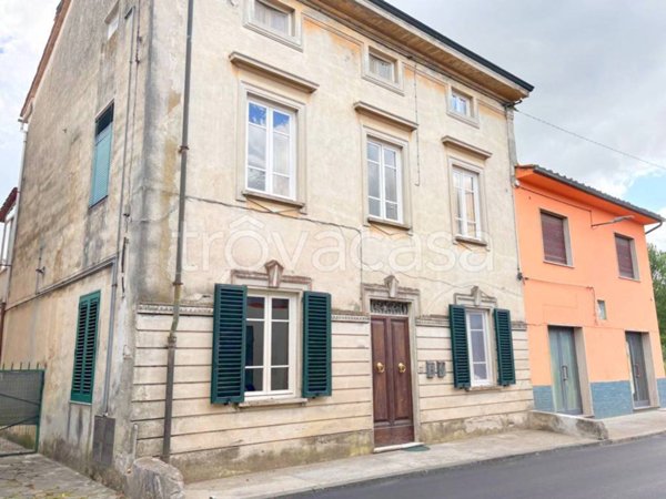 casa indipendente in vendita a Lucca in zona Sant'Alessio