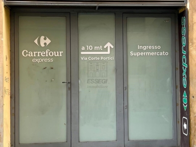 negozio in vendita a Lucca in zona Centro Città