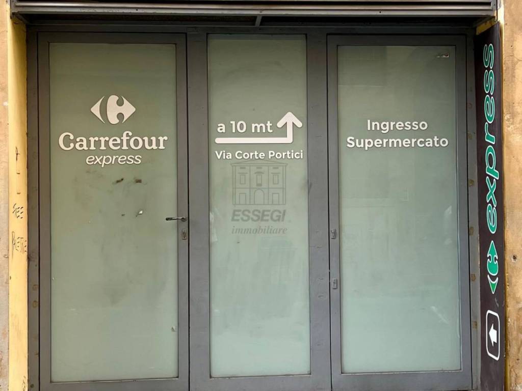 negozio in vendita a Lucca in zona Centro Città
