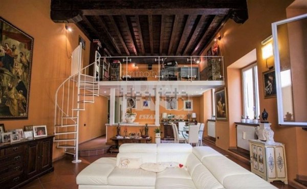 appartamento in vendita a Lucca in zona Centro Città