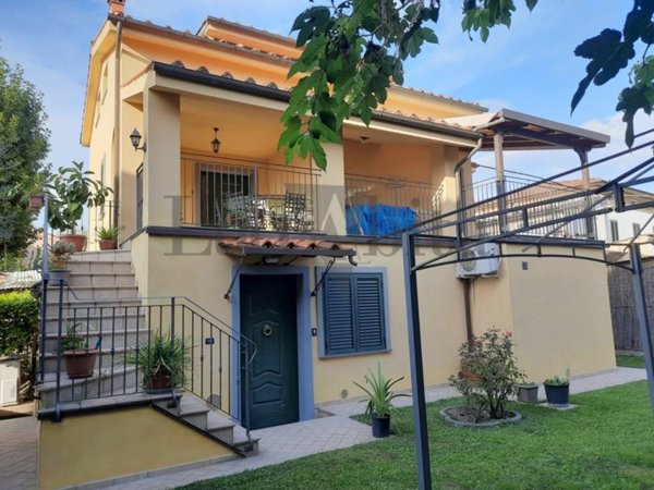 casa indipendente in vendita a Lucca in zona zona San Marco