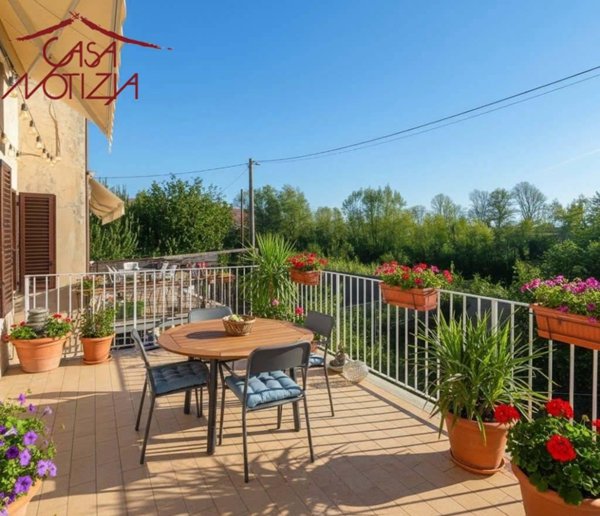 casa indipendente in vendita a Lucca in zona Monte San Quirico