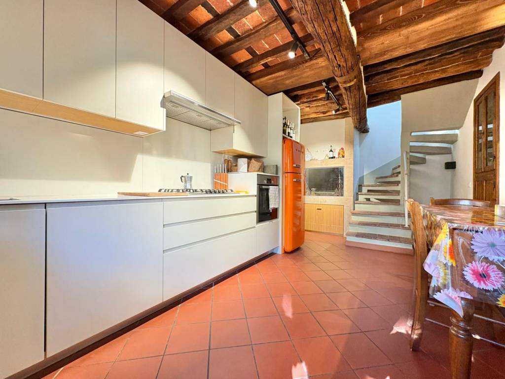 casa indipendente in vendita a Lucca in zona Ponte a Moriano